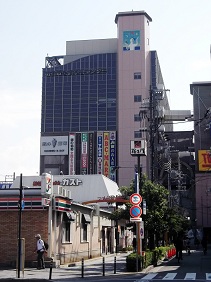 �������j�������Q��Z���^�[