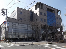 �͓�����s���s���𗬃Z���^�[