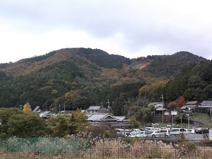 �\�������R