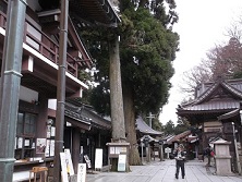 �\�������R