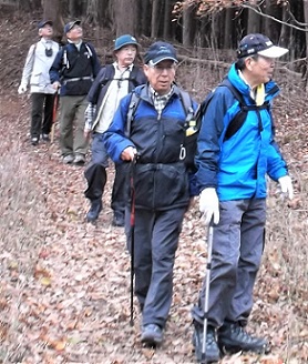 �\�������R