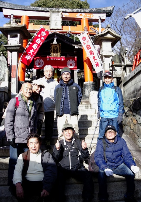 ������ׁE��m��E���L��