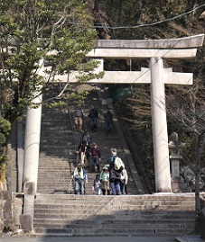 �l���_�ЁE�΂̑咹��