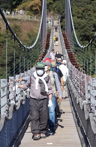 �ق������n