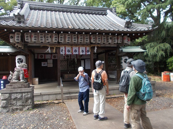 �������E��������