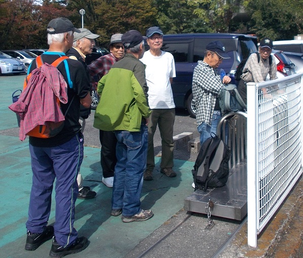 �痢���������E���]