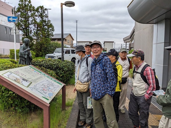 ���c�ӁE�i�q���c�Ӊw�O