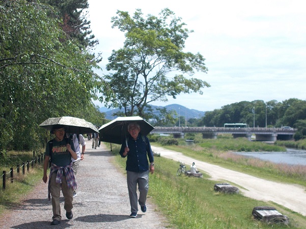 京都下鴨&上賀茂神社・賀茂川左岸堤防道