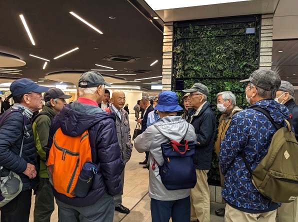 御堂筋ウォーク・梅田地下街阪神エスカレータ前