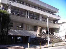 とよなかインキュベーションセンター(旧蛍池公民館)