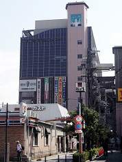 �������j�������Q��Z���^�[