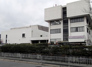 川西市中央公民館