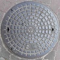 上野市マンホール