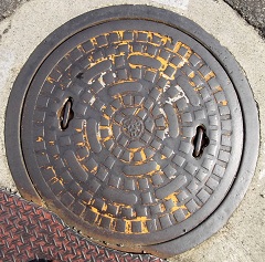 上野市防火水槽