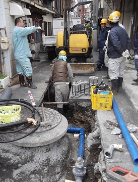 熱海市マンホール配管工事