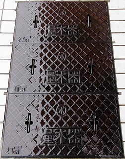 ���}�s����