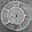 ���͎s������