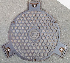 FCV 福岡ケーブルテレビジョンマンホール