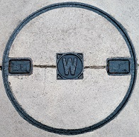 ディズニーランドマンホール