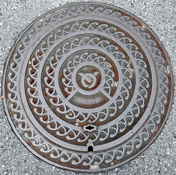 嘉手納町マンホール