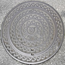 嘉手納町マンホール