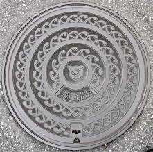 嘉手納町マンホール