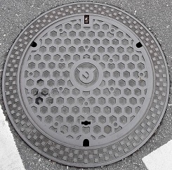 嘉手納町マンホール