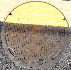 嘉手納町マンホール