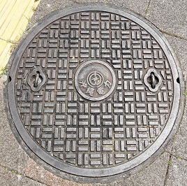 沖縄電力マンホール