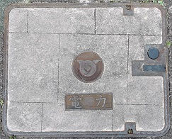 嘉手納町マンホール