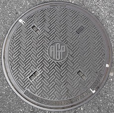 那覇空港マンホール