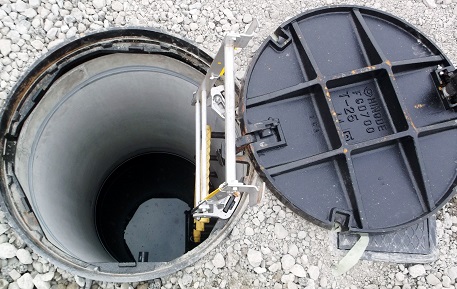 精華町防火水槽