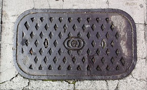 郵政省マンホール