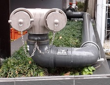 �{���s������