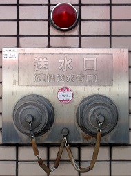 �}����s������