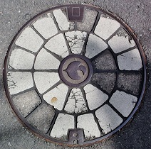 摂津市マンホール