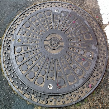 北陸電力マンホール