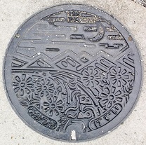 三日月町マンホール