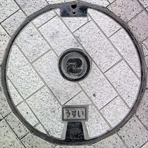 狛江市マンホール