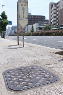 郵政省マンホール