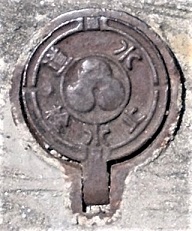 �F�{�s �~����