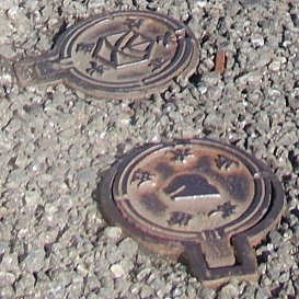 �z�{�s�~����