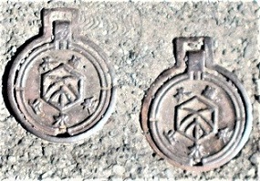 �z�{�s�~����