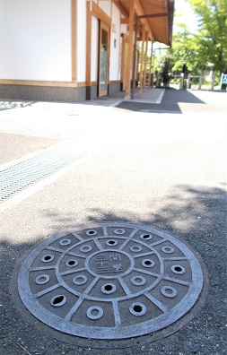 京都・三十三間堂マンホール