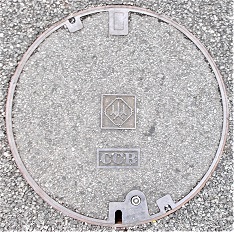 �R���������a