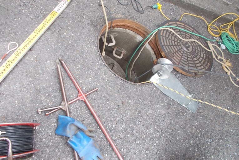 神戸市マンホール工事