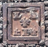 ��s�~����