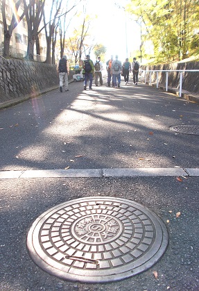 ���{������