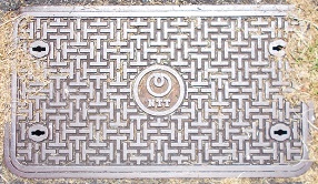 根尾村NTTマンホール