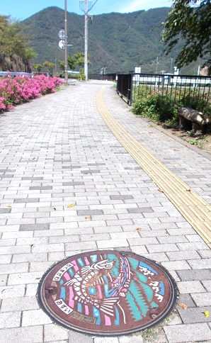 上山田町マンホール